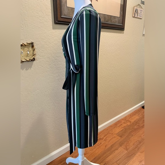 Ann Taylor striped wrap dress. Size XS - Picture 3 of 6